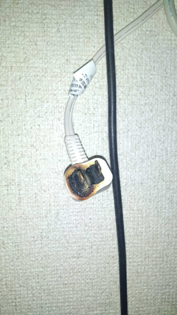 過電流でエアコンコンセントが焼ける