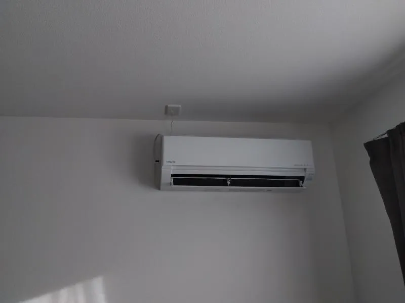 エアコンの再取付